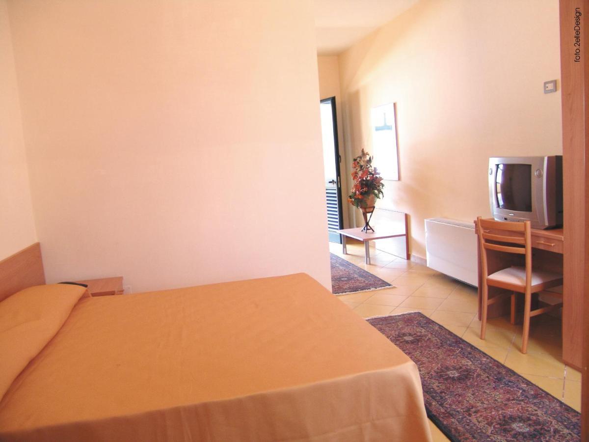 Laurito & Hotel Oria (Brindisi)